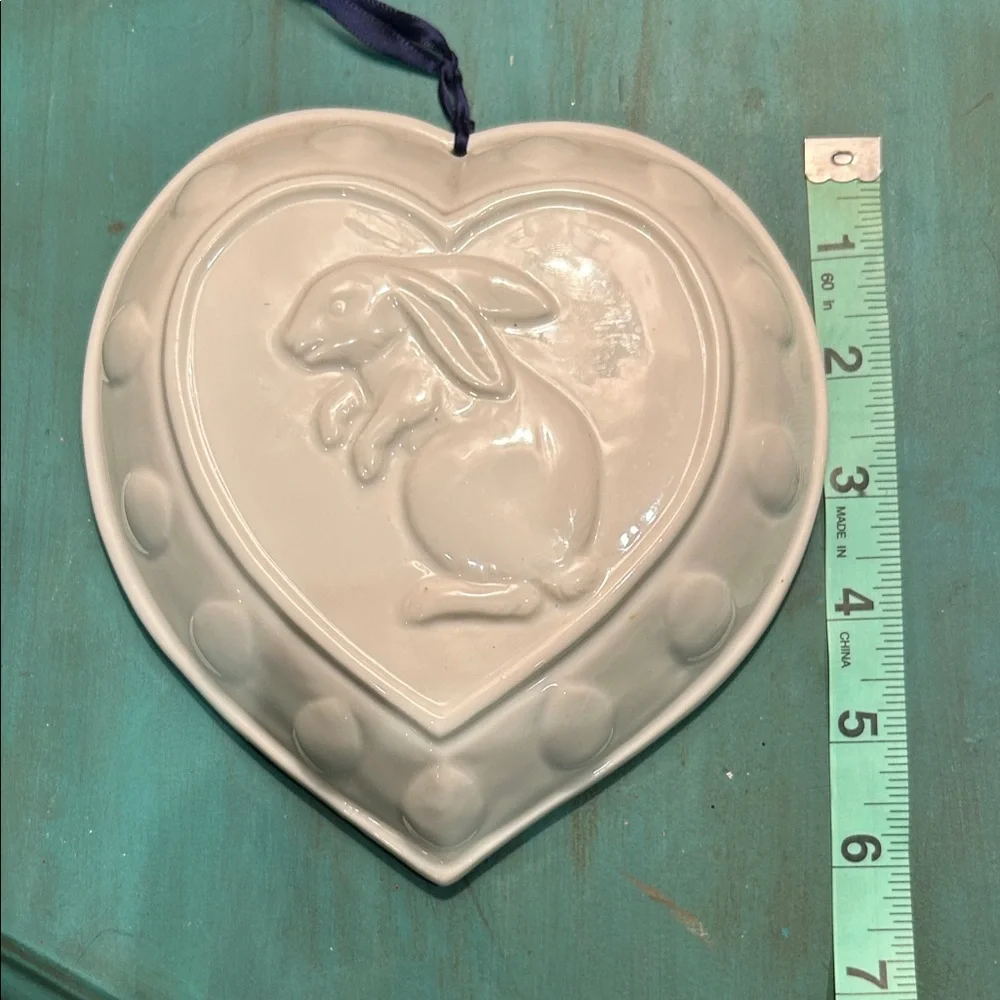 Vintage Pier 1 White Heart Bunny Ceramic Hanging Accent
